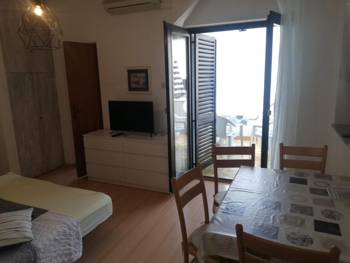 Iva/Sepac 1 Apartment คิร์ก ภายนอก รูปภาพ